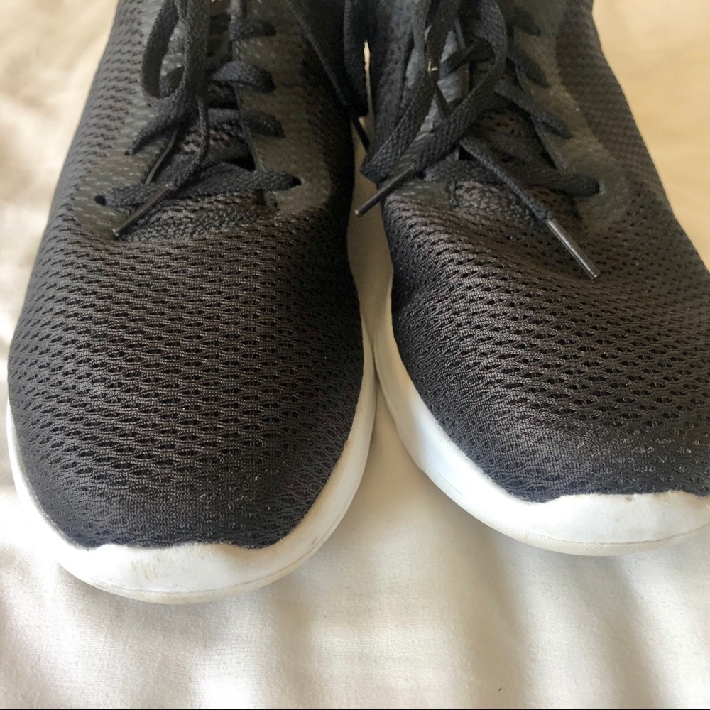Sketchers Go Walk